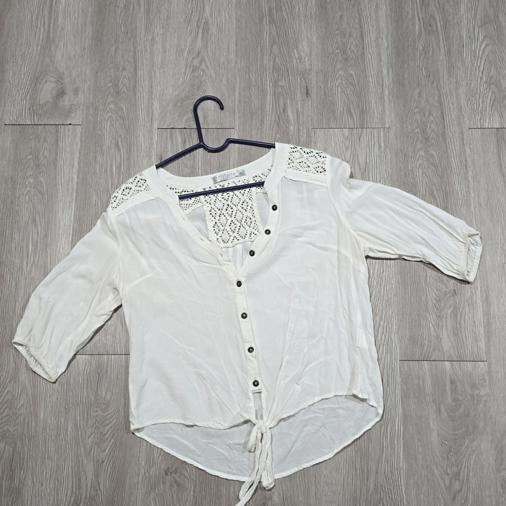 White quarter sleeve blouse